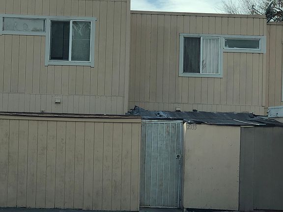 2nd image of 2133 Luz Ave