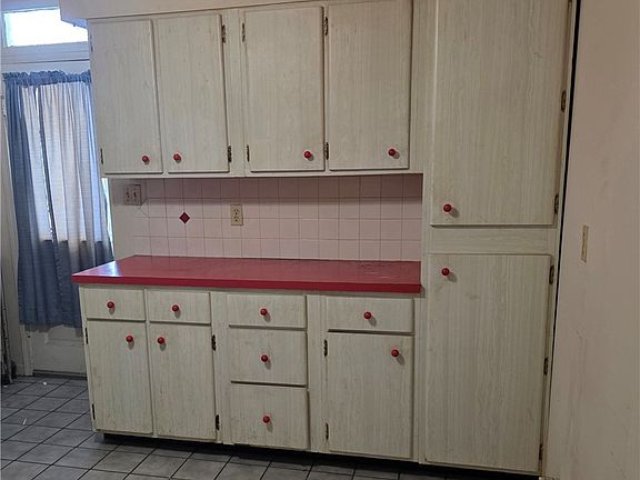 5th image of 1206 Delaware Ave