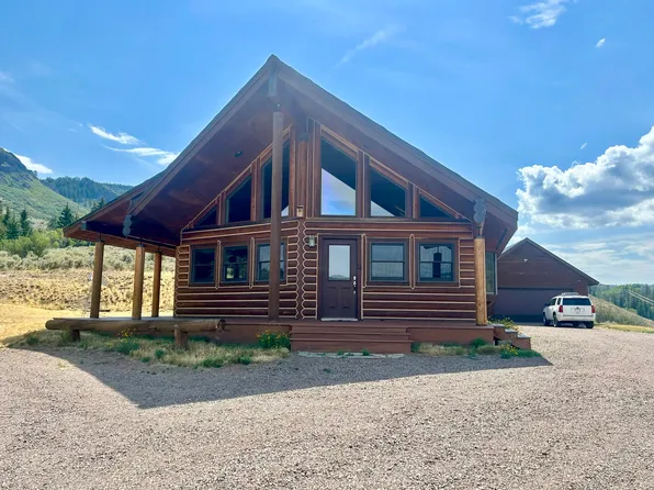 31125 Corral Dr, Oak Creek, CO 80467