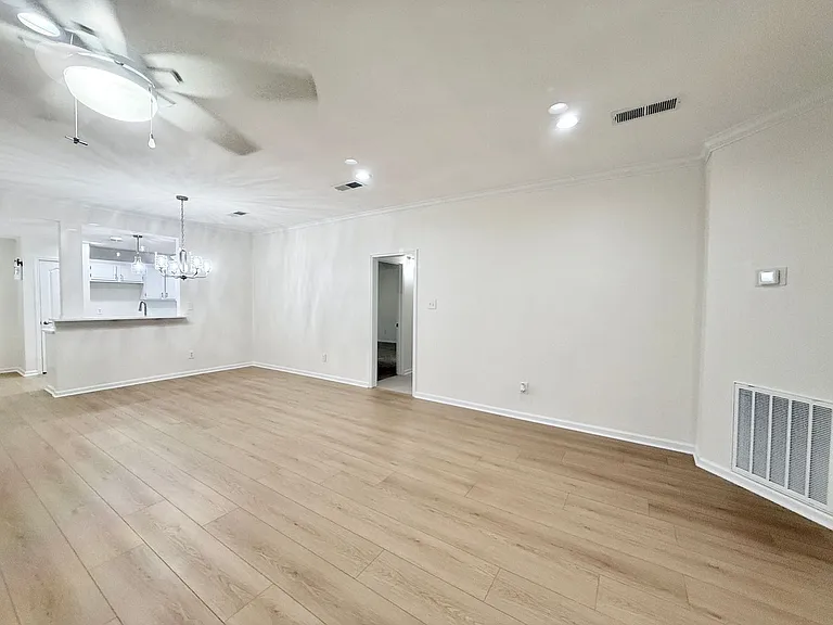236 Almond Dr — Photo 6