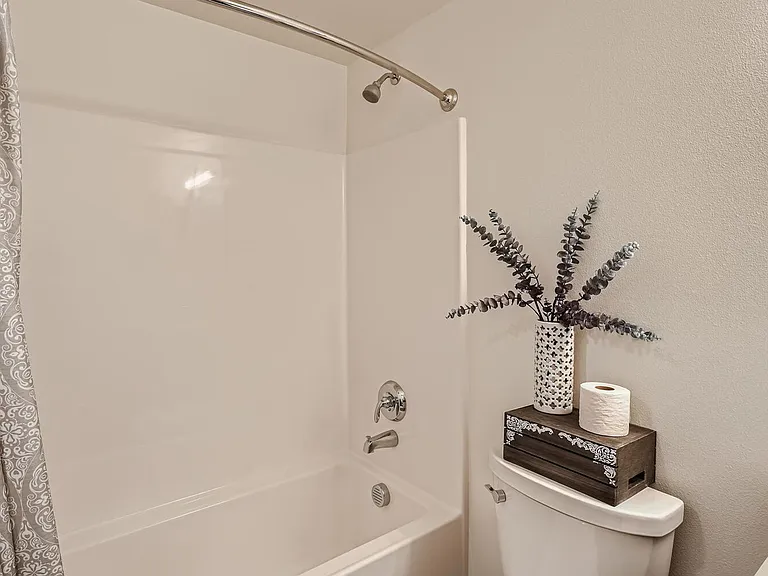 Welcome to AV Lofts! Beautiful views plus in-unit laundry! Up to 8 weeks free! — Photo 69