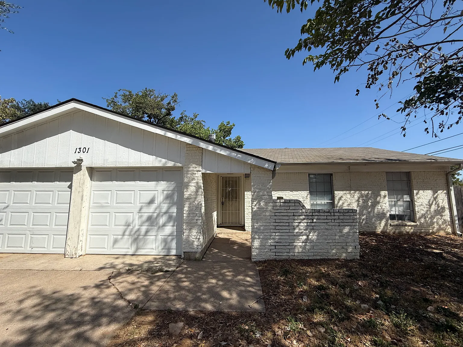 3 bed, 1268 sqft, $1,900 — Photo 2