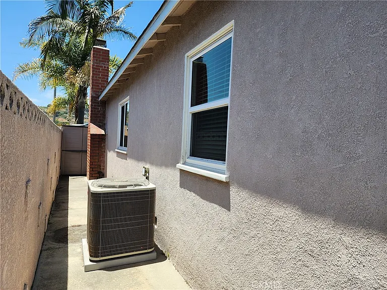 4919 Louise Ave — Photo 25