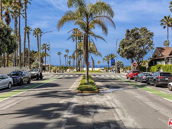 2nd image of 129 Ocean Park Blvd
