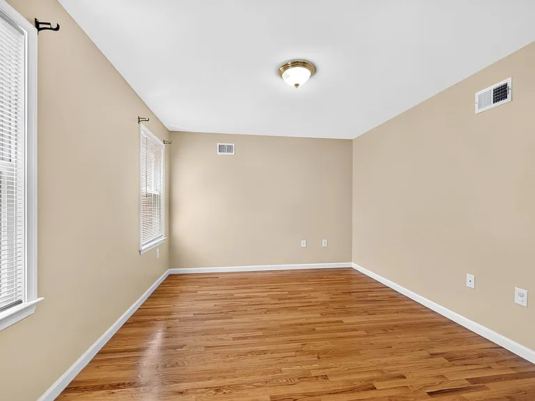 43 Manhattan Ave #1 — Photo 12