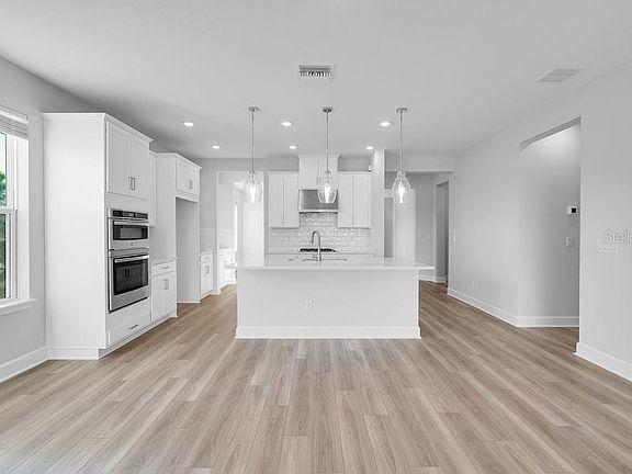 2nd image of 1669 Anson Ln
