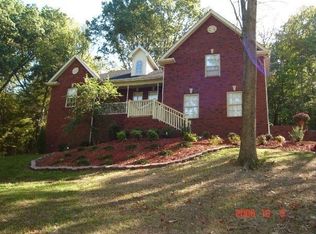 106 Lakeside Park Dr, Hendersonville, TN 37075