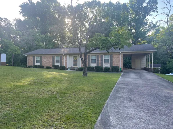 41 Hillcrest Dr, Lillington, NC 27546