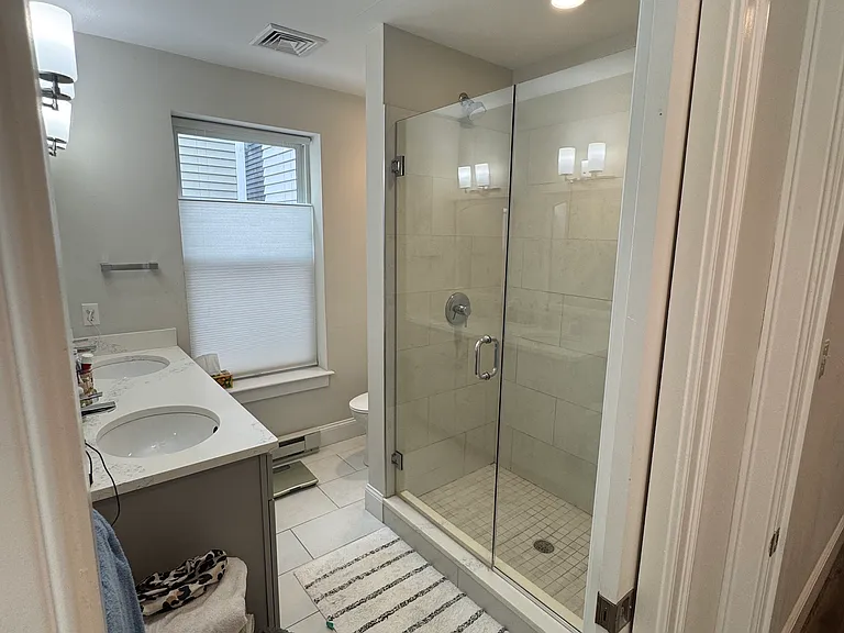 545 E 3rd St #1 — Photo 15