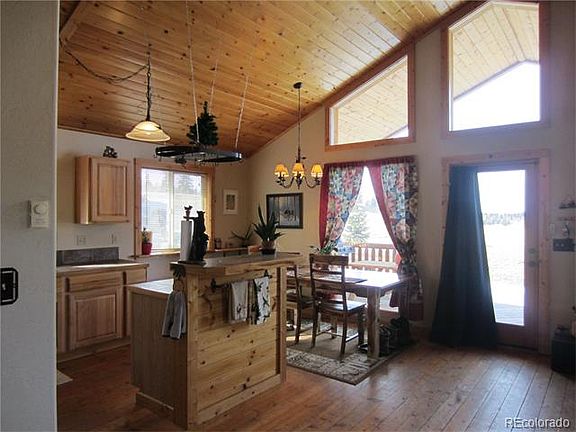 5th image of 698 Arrowhead Dr