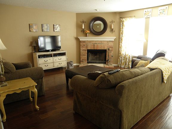 4th image of 13204 Elmhurst Dr