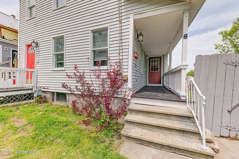 3rd image of 6 William Street