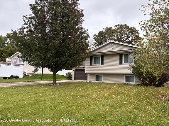 2nd image of 2654 Renfrew Way
