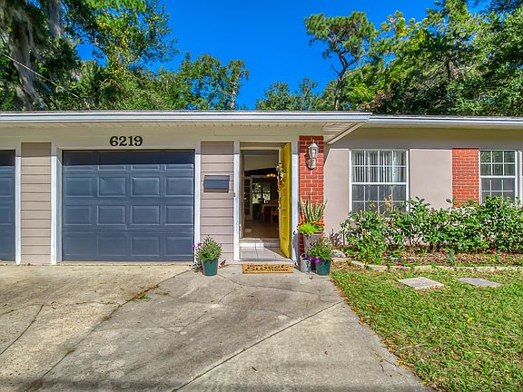 2nd image of 6219 Brooks Cir S