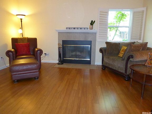 3rd image of 1330 Lakeshore Dr