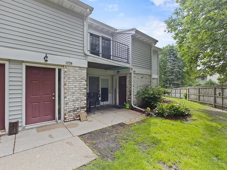 1104 Whispering Pines Way — Photo 10
