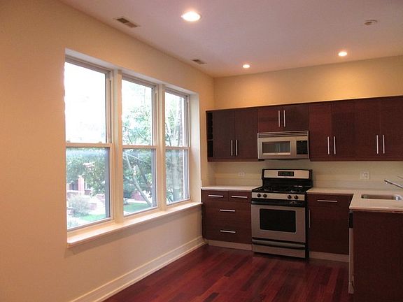 2nd image of 4246 N Spaulding Ave #B2