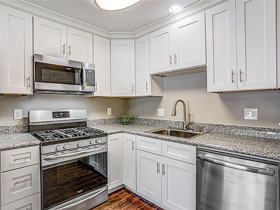 4th image of 2522 Jasmine St
