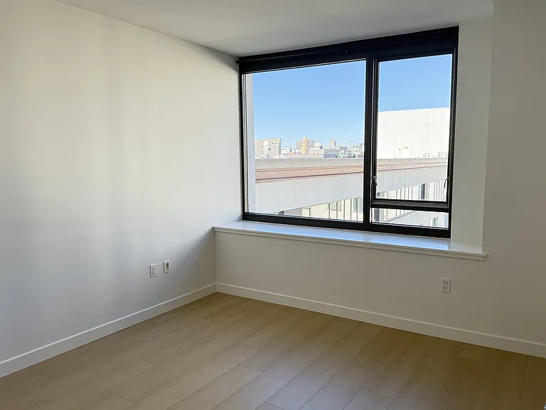 260 King St #865 — Photo 3