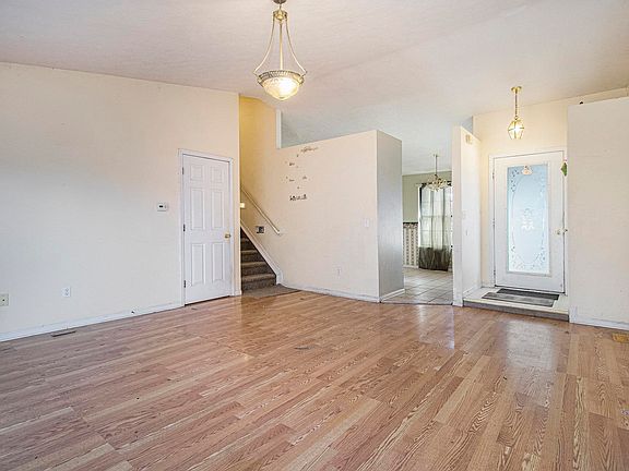 4th image of 625 Lovechio Dr