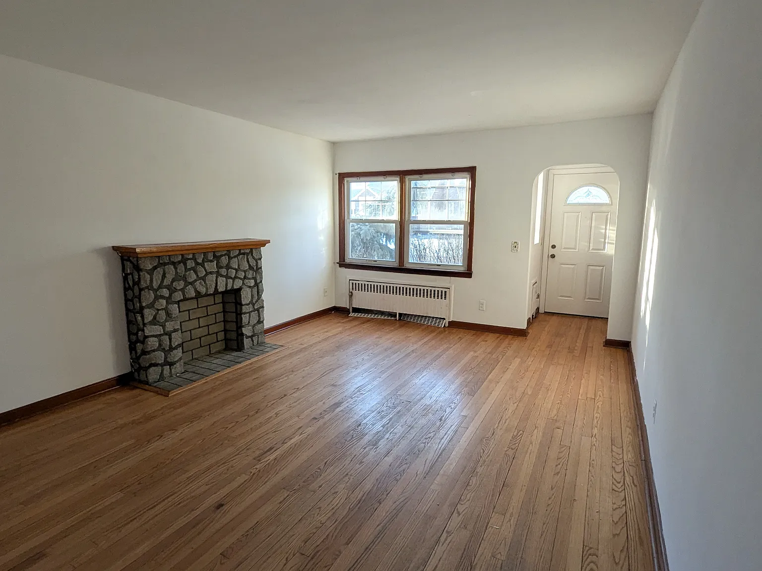 3 bed, 1.5 bath, $3,400 — Photo 1