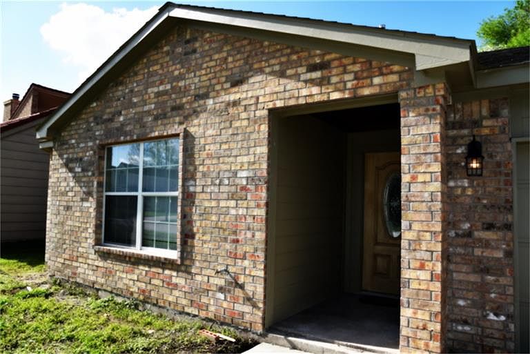 1st image of 6110 Ogden Forest Dr