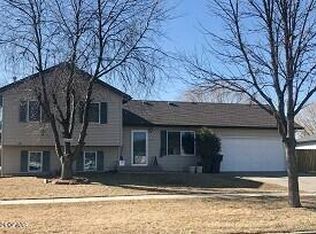 5173 W Plum Dr, Grand Forks, ND 58203