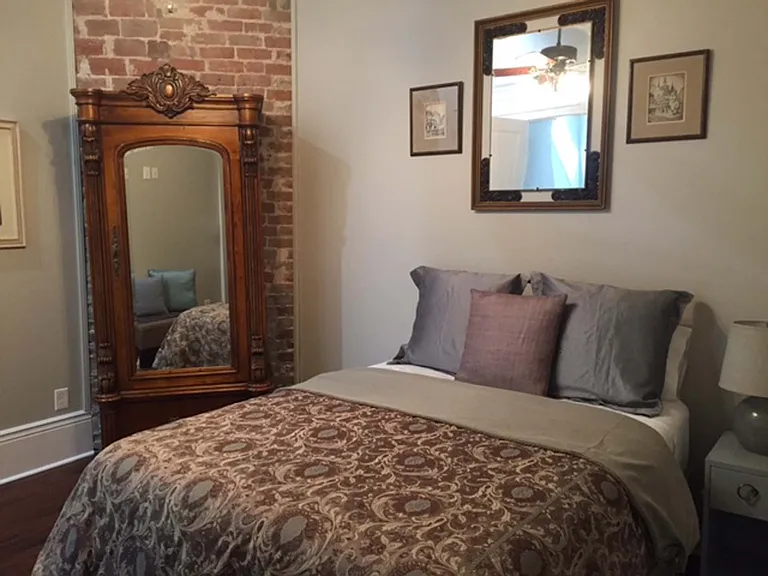 2124 Baronne St — Photo 16