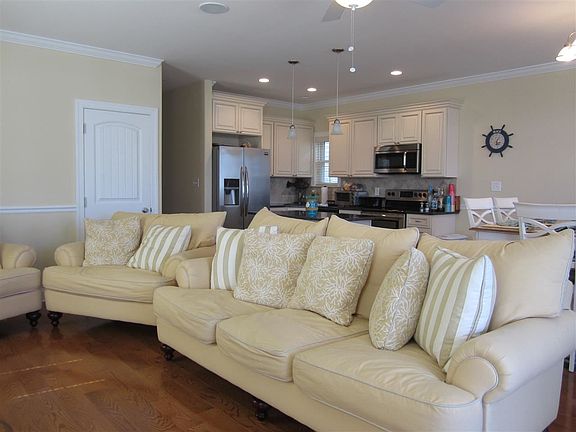 3rd image of 456 West Ave #A