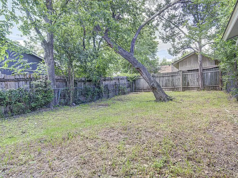 819 Sirocco Dr #A — Photo 20