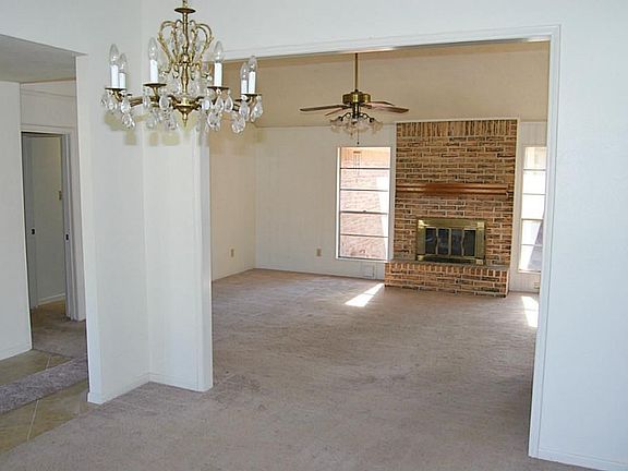 3rd image of 2535 Willow Dr