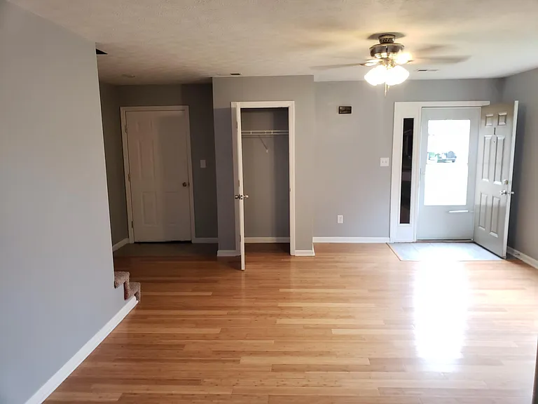 1069 Merrick Dr #1 — Photo 2