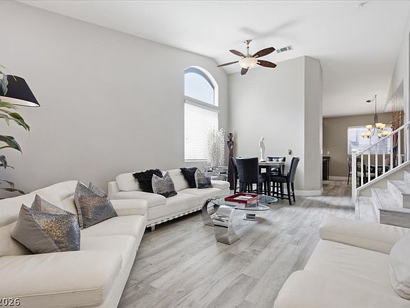 4th image of 654 Ember Rock Ave