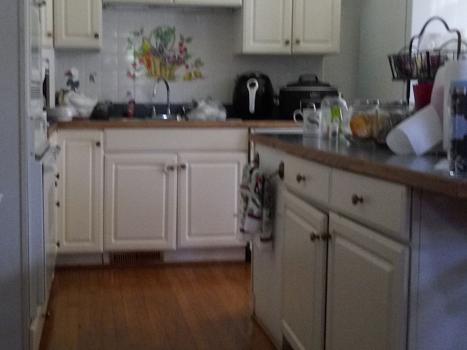 Kitchen with island