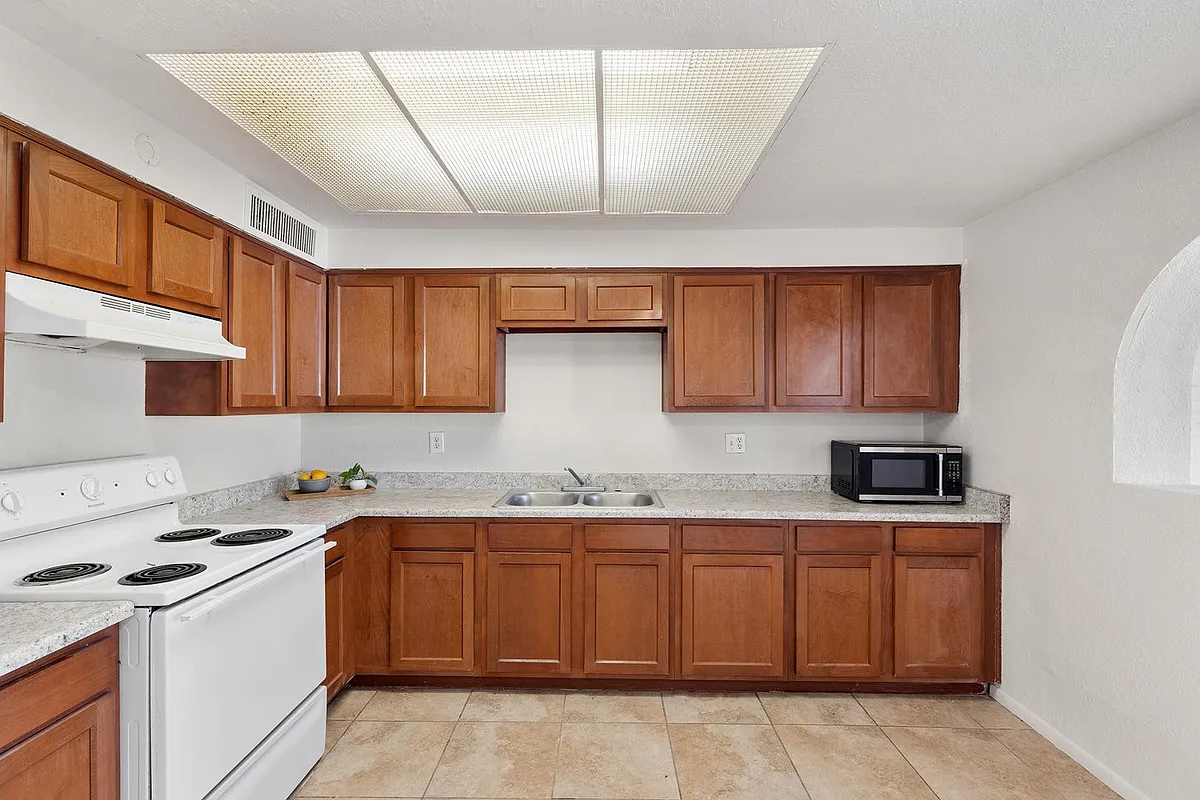 Building Photo - 7422 W Turney Ave