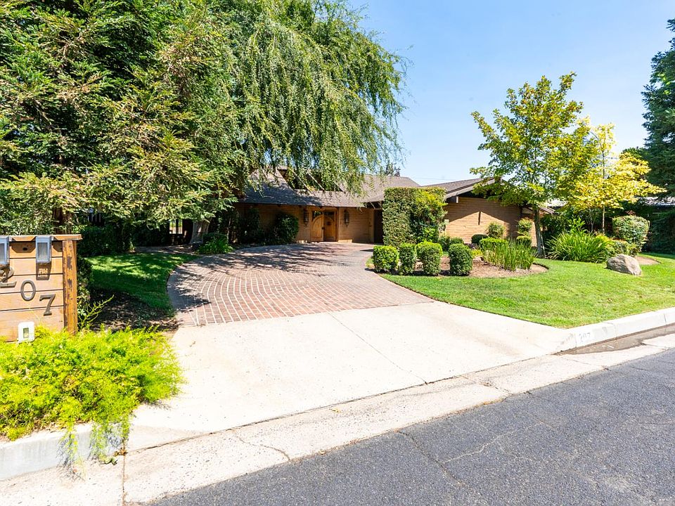 1st image of 207 Redwood Dr