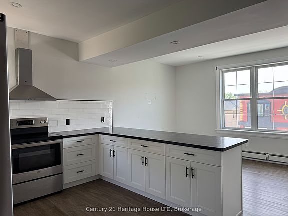 3rd image of 40 Jarvis St #4
