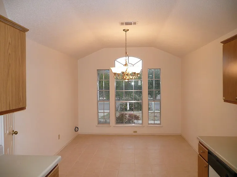 734 Latteridge Dr — Photo 14