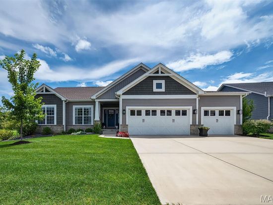 622 Walnut Woods St, Saint Charles, MO 63301