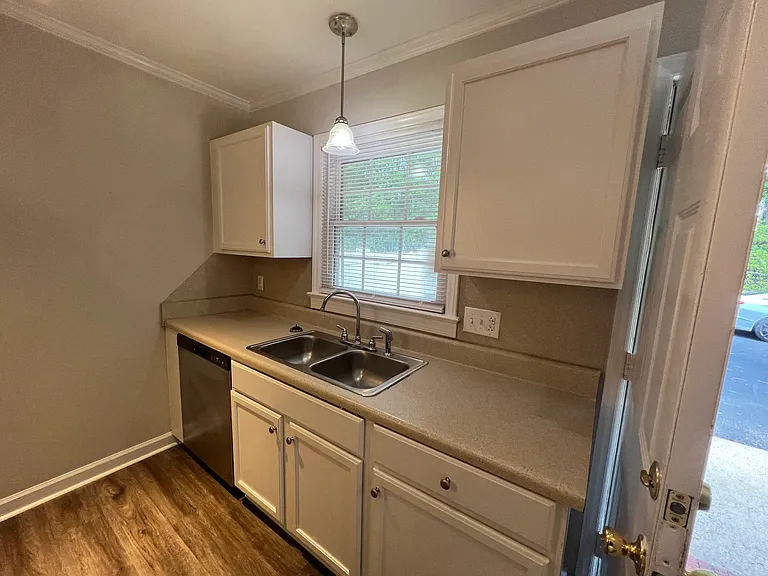 2507 Saint Christopher Cir SW #E — Photo 8
