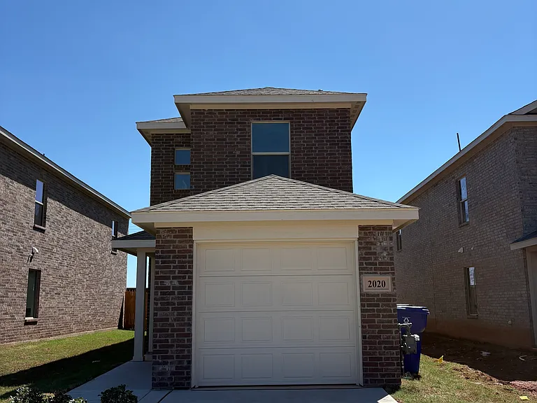 2020 Delphine Dr — Photo 9