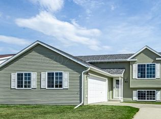 365 Maple Pointe Blvd, Mapleton, ND 58059