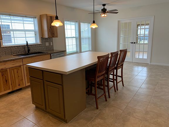 5th image of 23137 Linden Dr