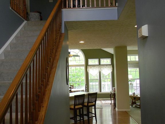 5th image of 10139 Creekview Ct