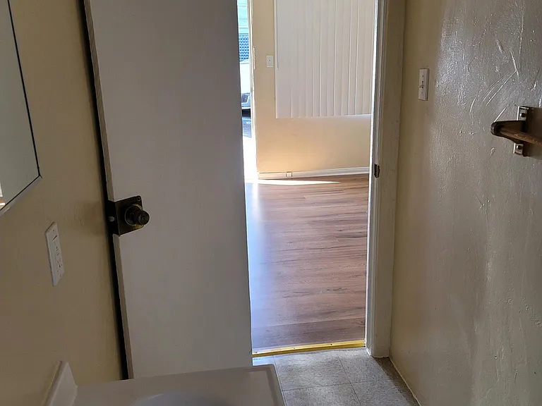 4924 W Washington Blvd #12 — Photo 9