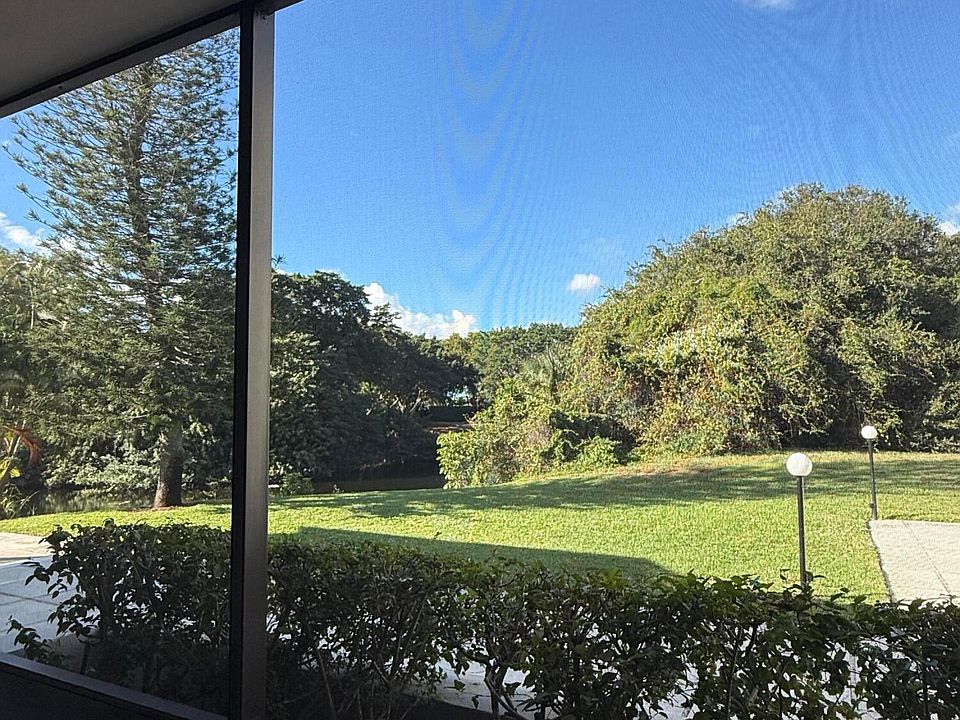 2nd image of 11811 Avenue Of The Pga #1-1b