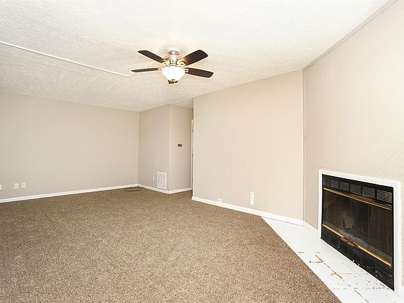 5th image of 2057 Woodtrail Dr APT 86