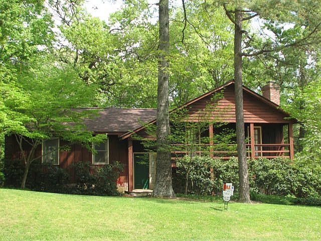 Front view of tri-level