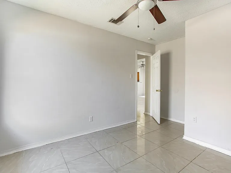 4136 Lac Street Pierre Dr — Photo 12