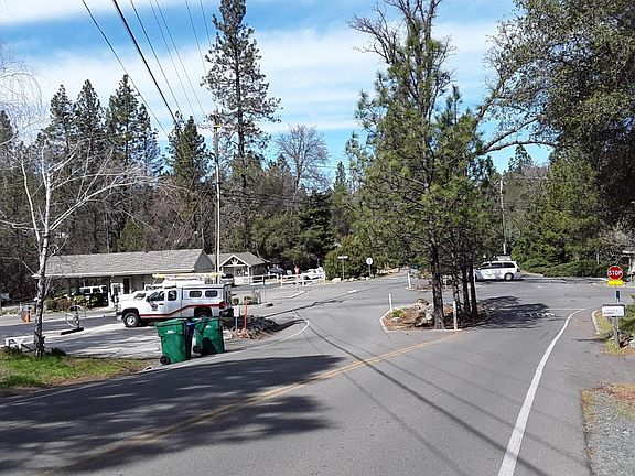 5th image of 18977 Lake Forest Dr